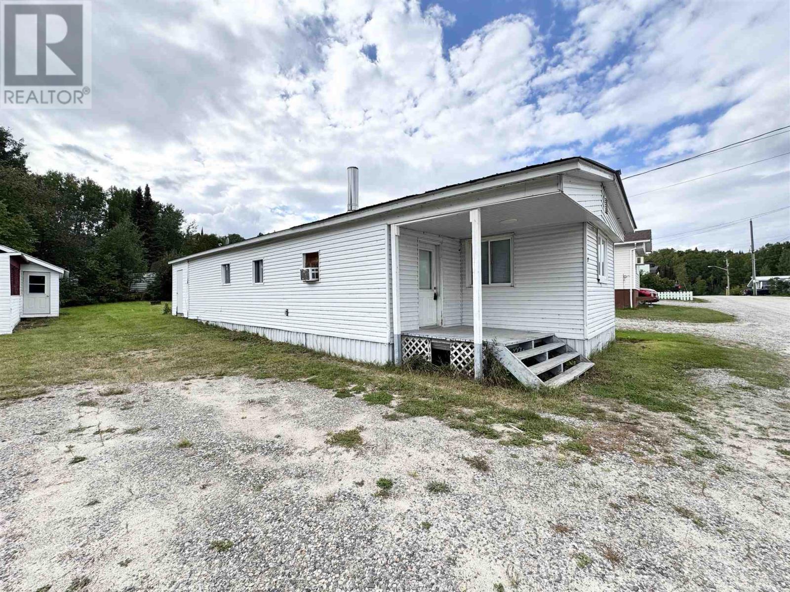 3 Fontaine Dr, Chapleau, ON