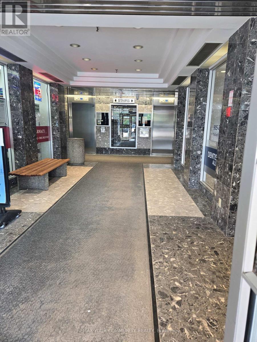 408 - 250 Harding Boulevard W, Richmond Hill, ON