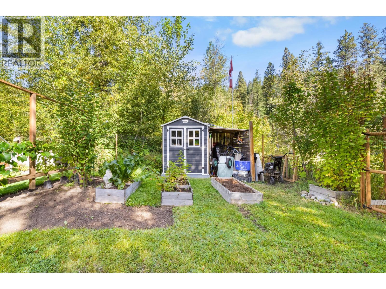 8440 3 & 95 Highway Lot# 135, Yahk, BC