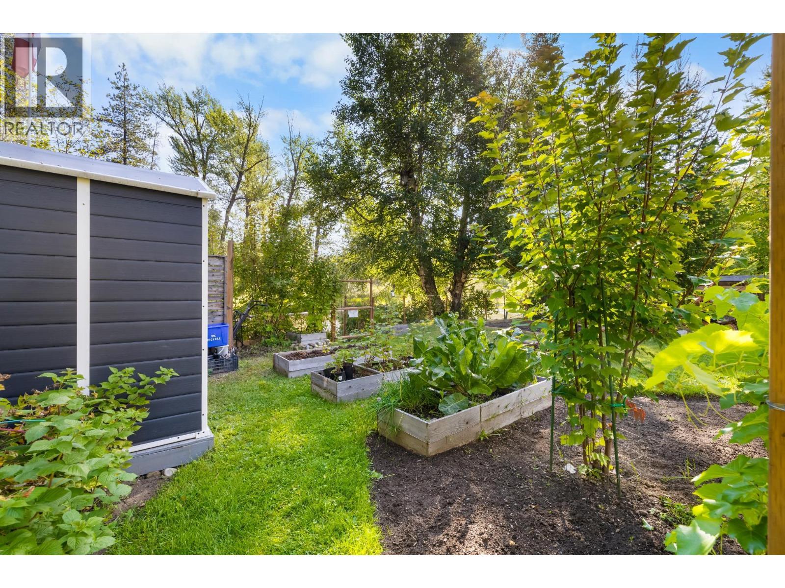 8440 3 & 95 Highway Lot# 135, Yahk, BC