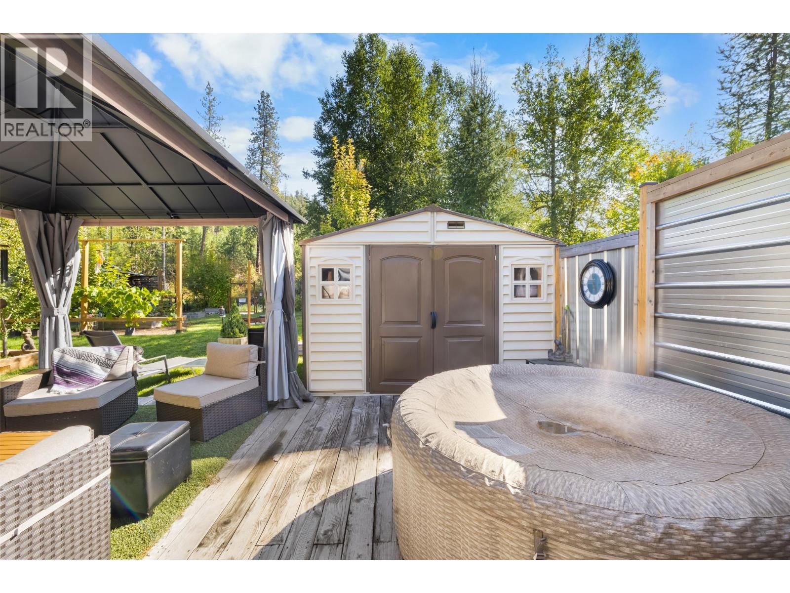 8440 3 & 95 Highway Lot# 135, Yahk, BC