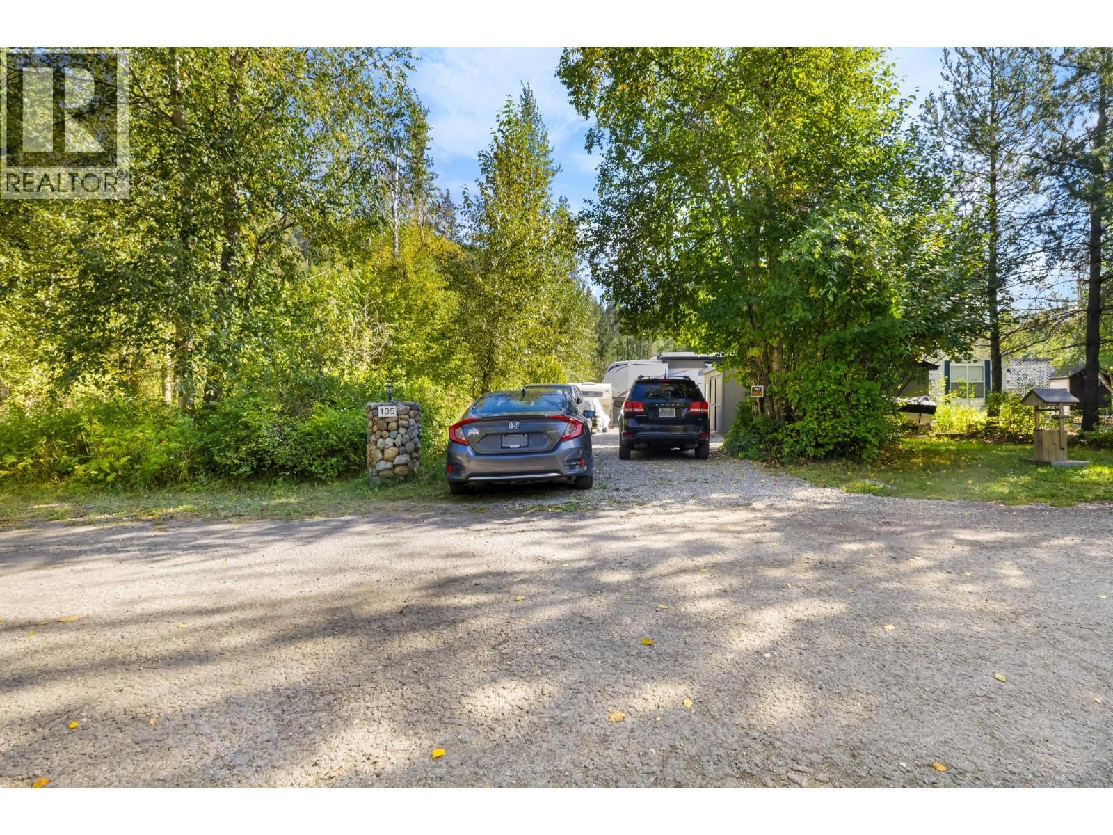 8440 3 & 95 Highway Lot# 135, Yahk, BC