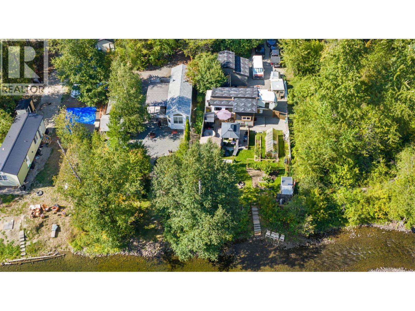 8440 3 & 95 Highway Lot# 135, Yahk, BC