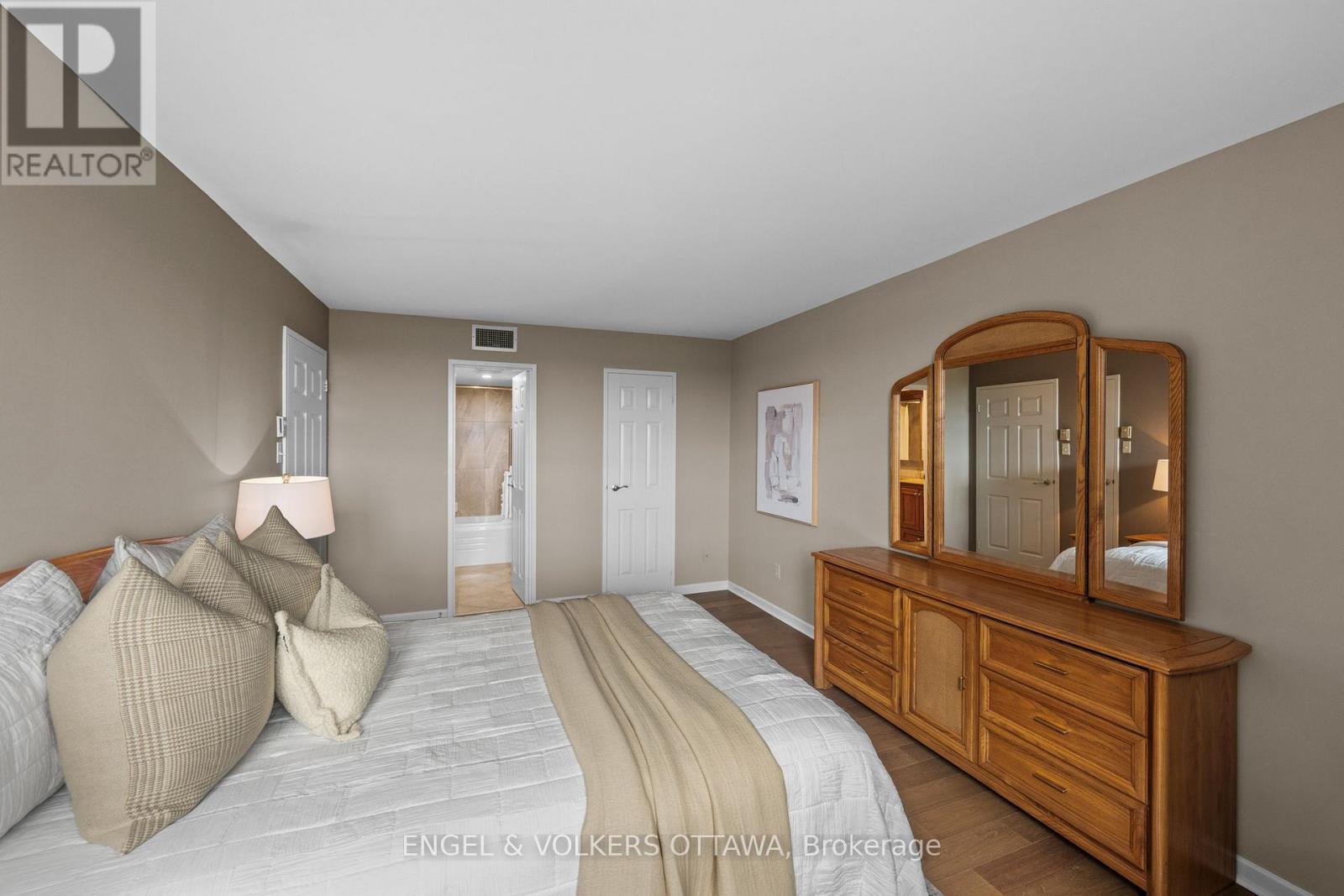 1905 - 1500 Riverside Drive, Ottawa, ON