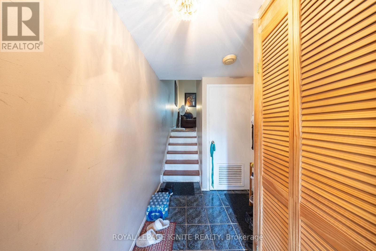 4 - 21 Rockwood Drive, Toronto, ON