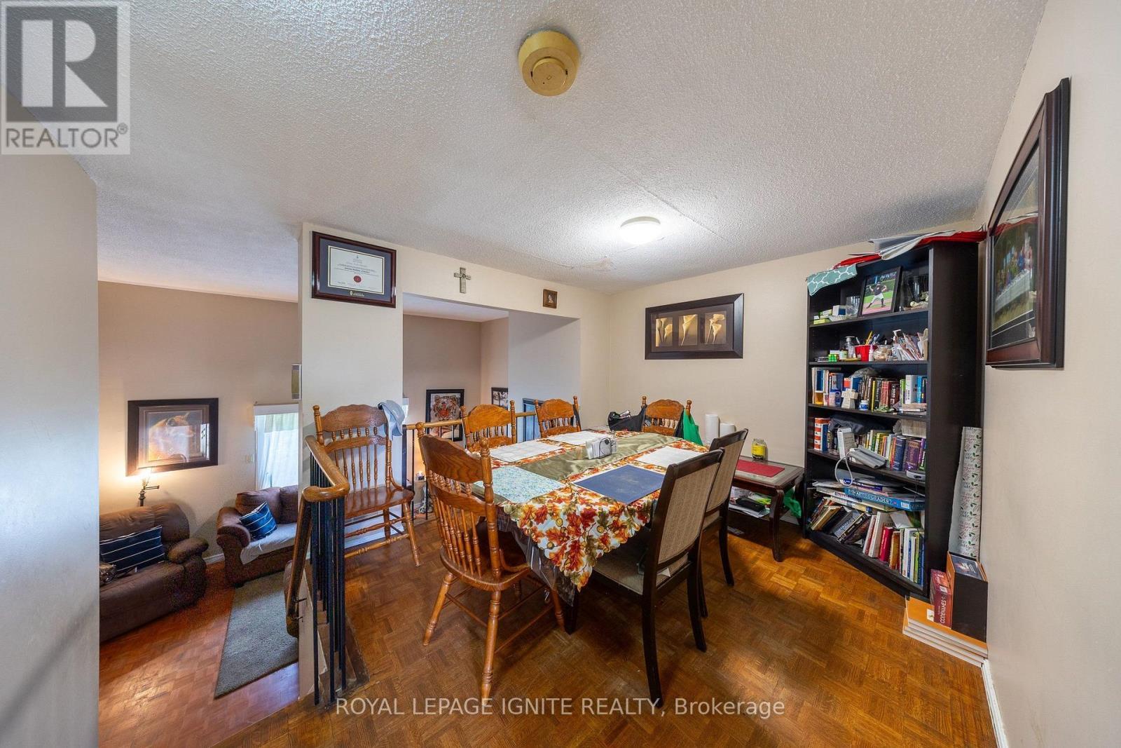 4 - 21 Rockwood Drive, Toronto, ON