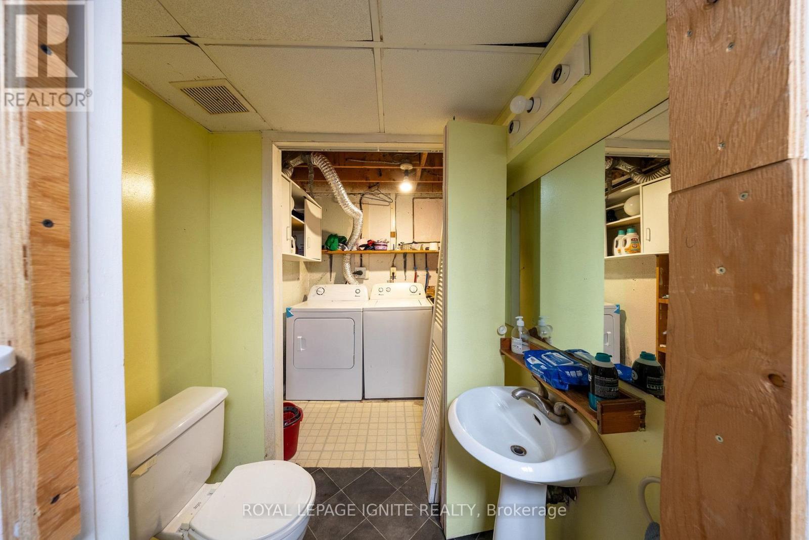 4 - 21 Rockwood Drive, Toronto, ON