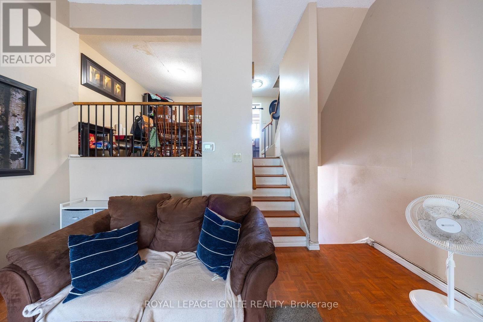 4 - 21 Rockwood Drive, Toronto, ON
