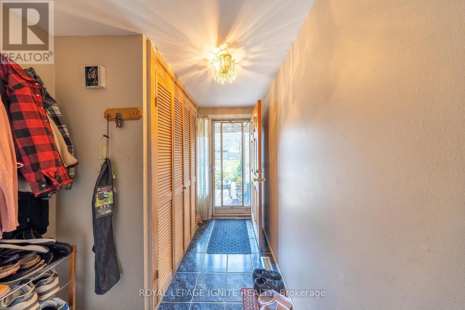 4 - 21 Rockwood Drive, Toronto, ON