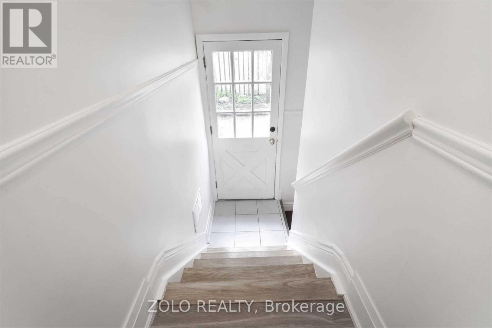 525 Lynett Crescent, Richmond Hill, ON