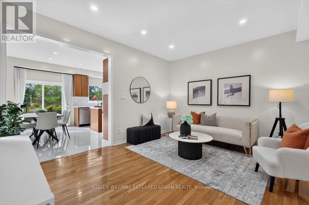 Sun-filled,South facing - 571 Reeves Way Boulevard, Whitchurch-Stouffville, ON