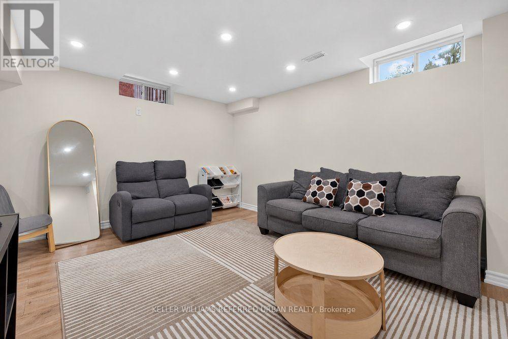 571 Reeves Way Boulevard, Whitchurch-Stouffville, ON