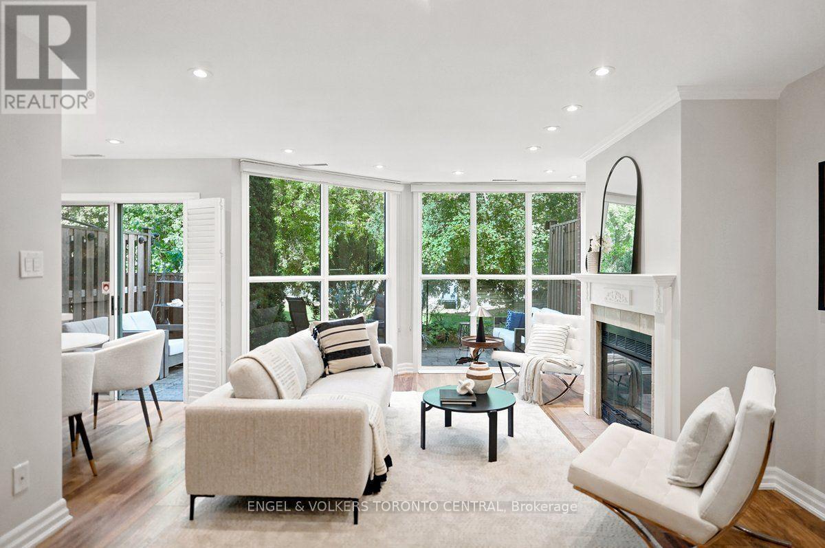Th18 - 100 Arbors Lane, Vaughan, ON