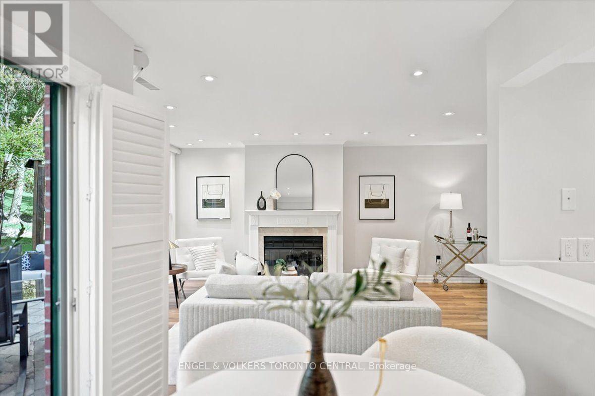 Th18 - 100 Arbors Lane, Vaughan, ON