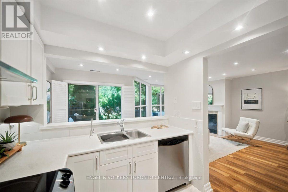 Th18 - 100 Arbors Lane, Vaughan, ON