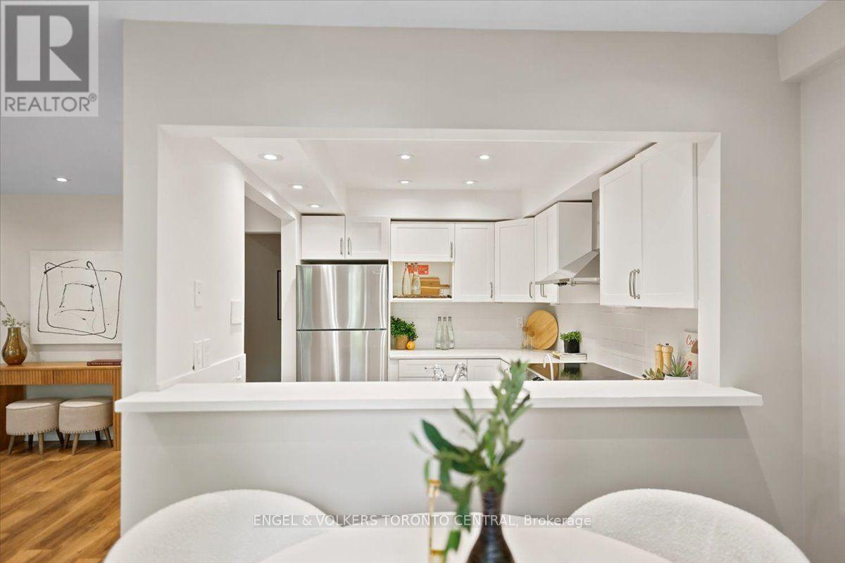 Th18 - 100 Arbors Lane, Vaughan, ON