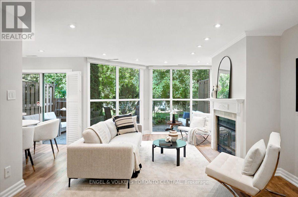 Th18 - 100 Arbors Lane, Vaughan, ON