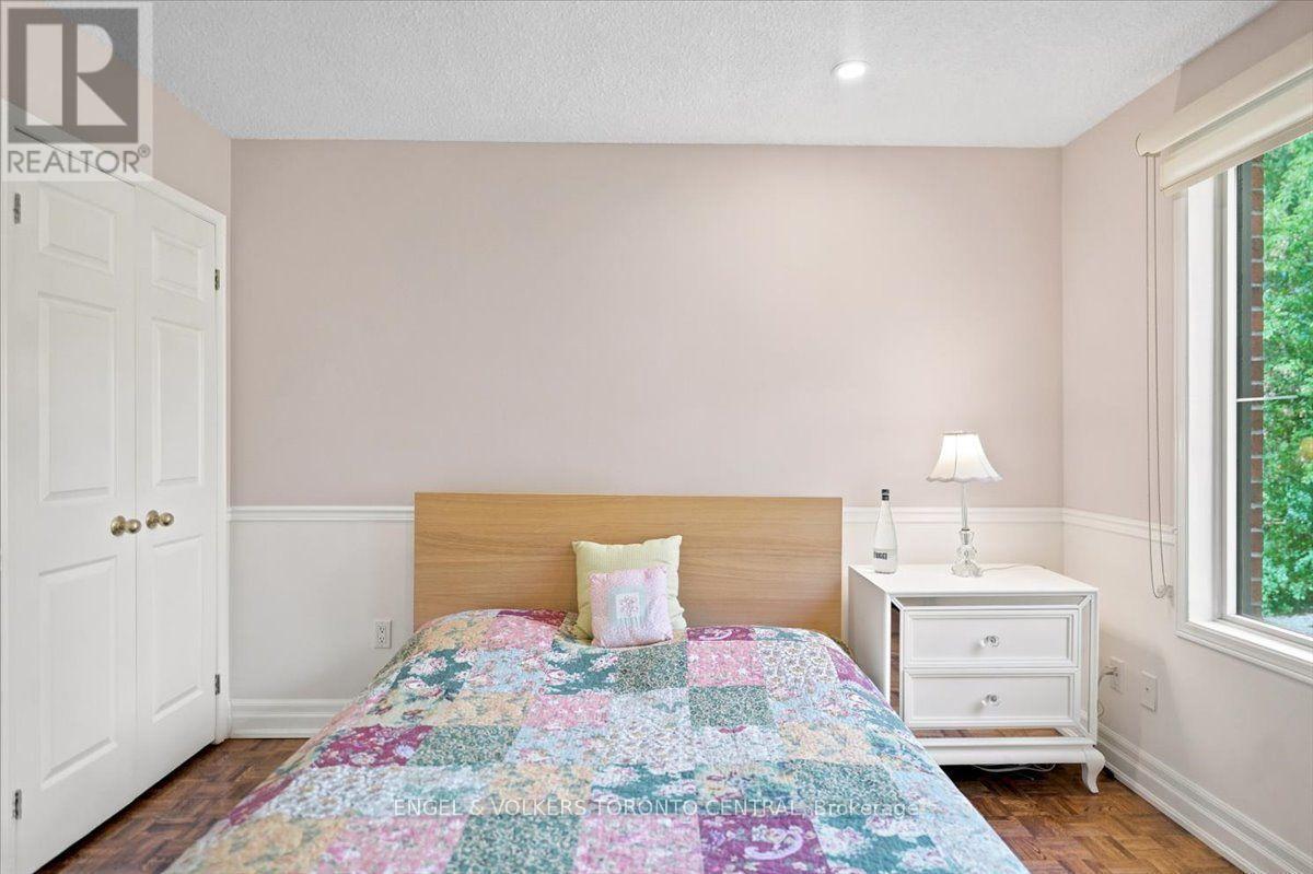 Th18 - 100 Arbors Lane, Vaughan, ON