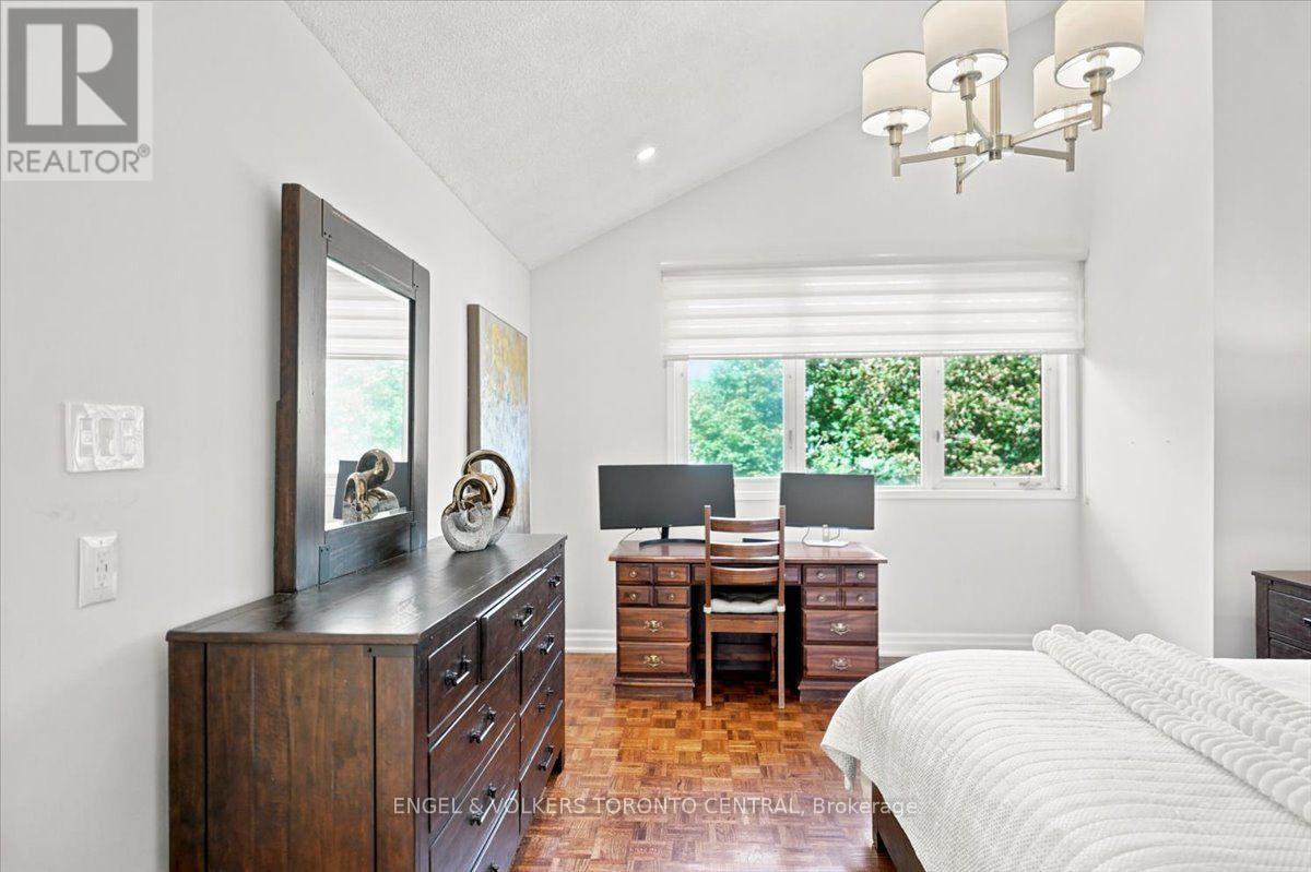 Th18 - 100 Arbors Lane, Vaughan, ON