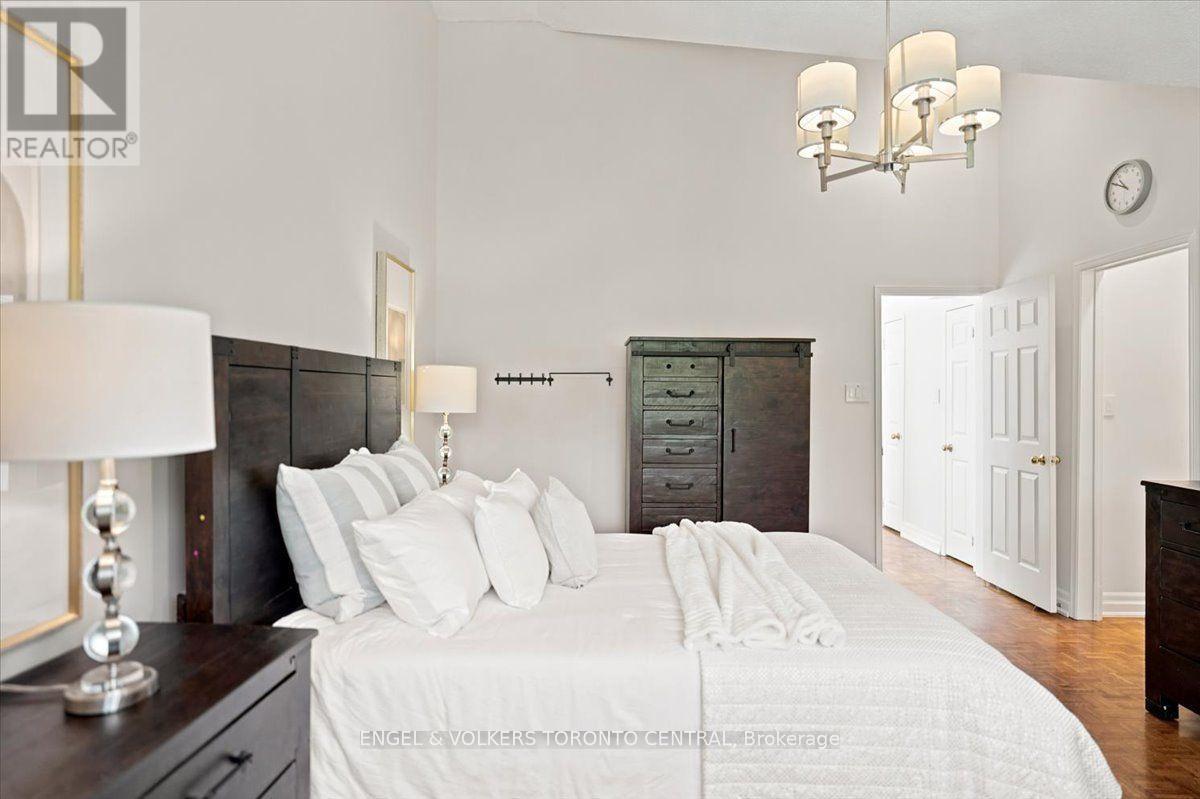 Th18 - 100 Arbors Lane, Vaughan, ON