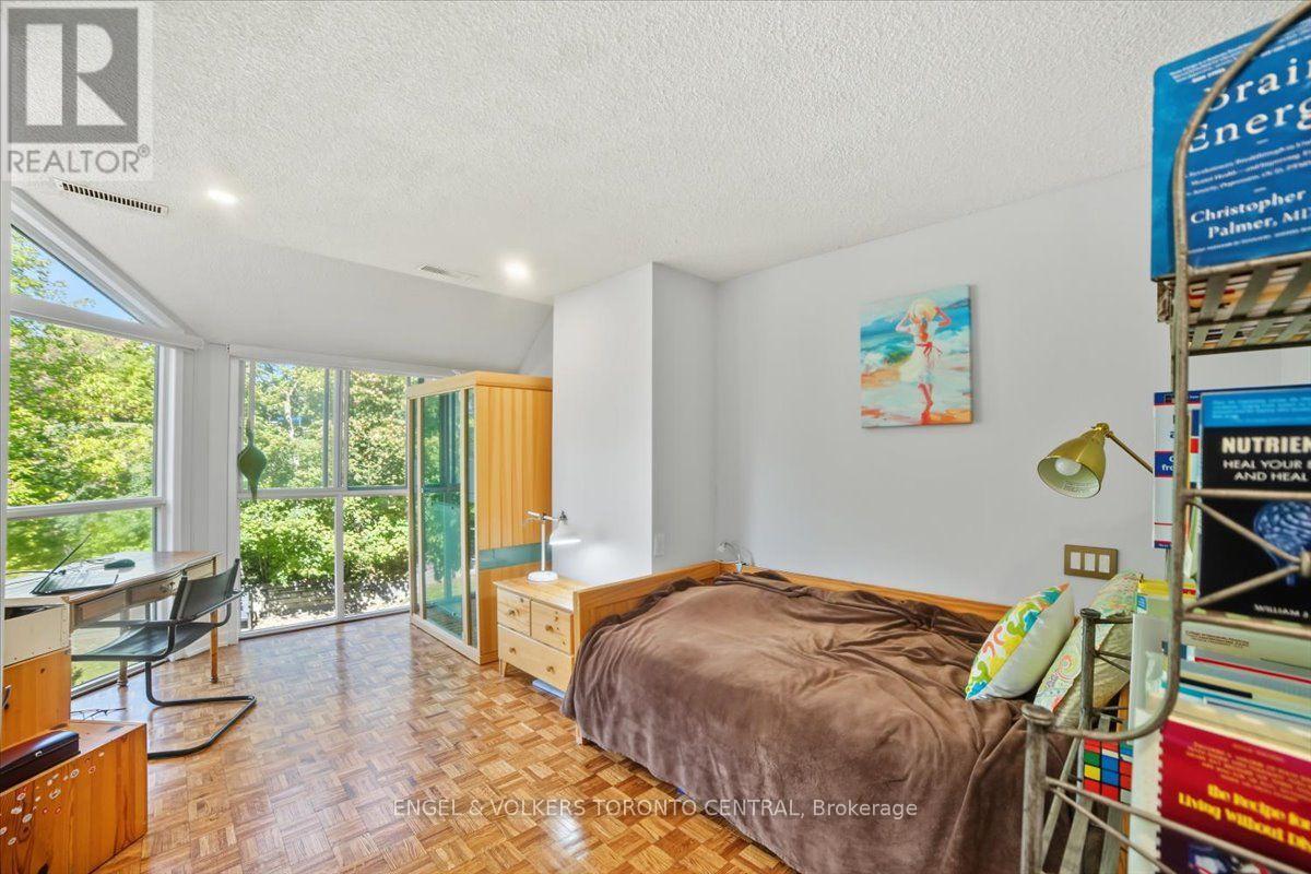 Th18 - 100 Arbors Lane, Vaughan, ON