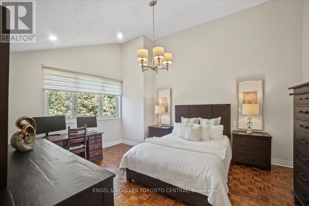 Th18 - 100 Arbors Lane, Vaughan, ON