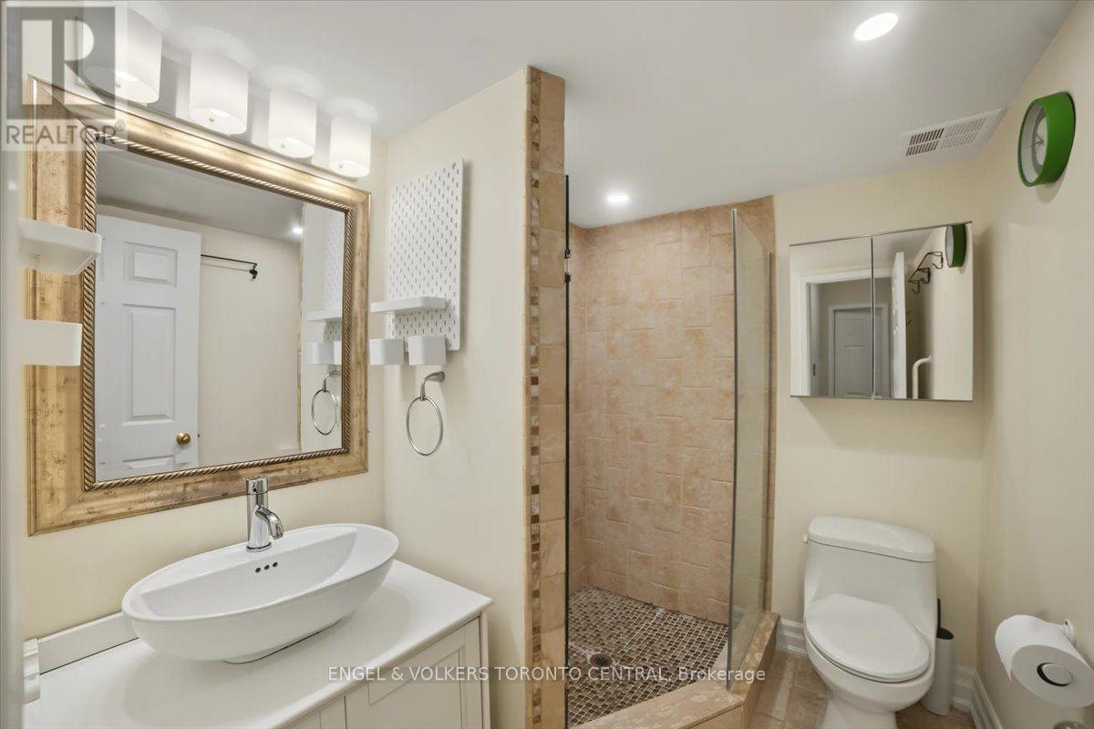 Th18 - 100 Arbors Lane, Vaughan, ON