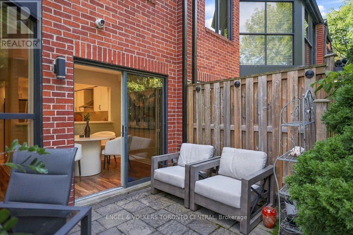 Th18 - 100 Arbors Lane, Vaughan, ON