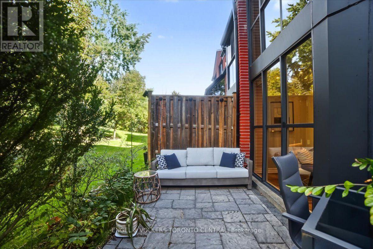 Th18 - 100 Arbors Lane, Vaughan, ON