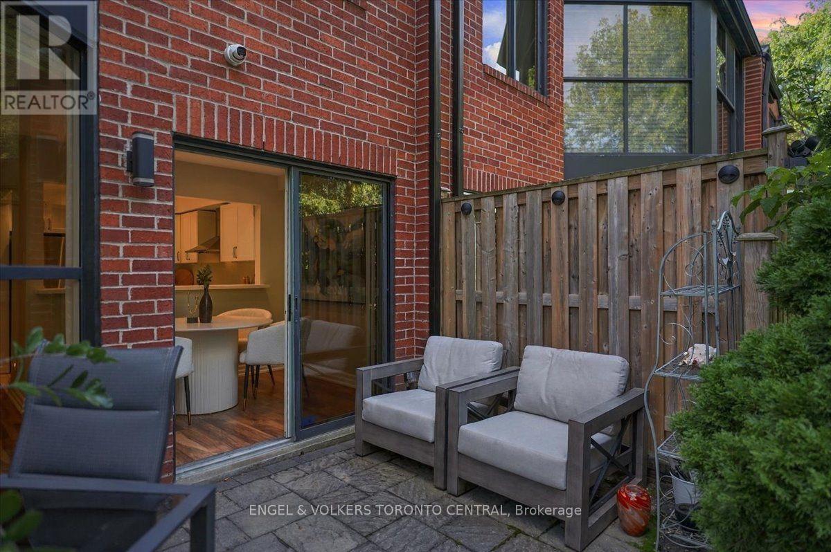 Th18 - 100 Arbors Lane, Vaughan, ON