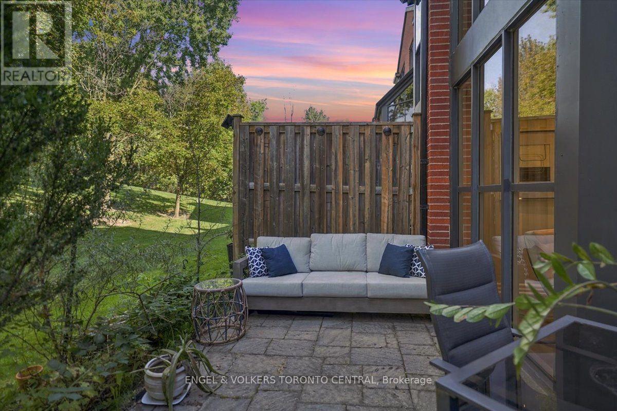 Th18 - 100 Arbors Lane, Vaughan, ON
