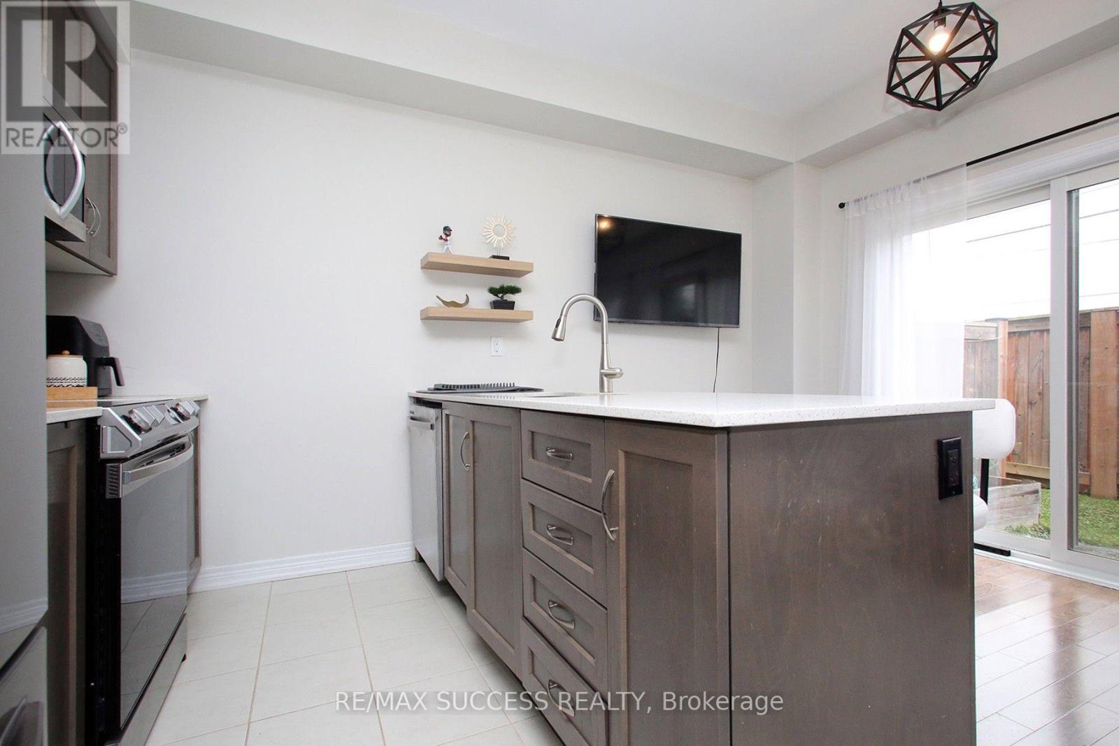 71 - 377 Glancaster Road, Hamilton, ON