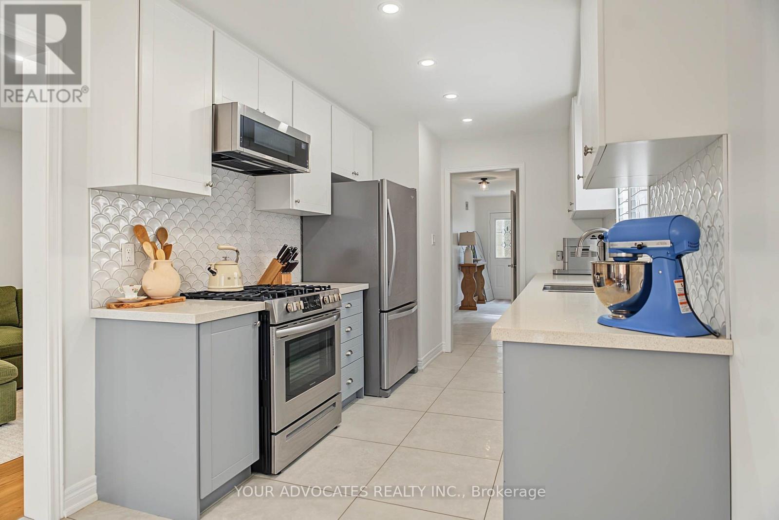 14 La Neve Avenue, Vaughan, ON