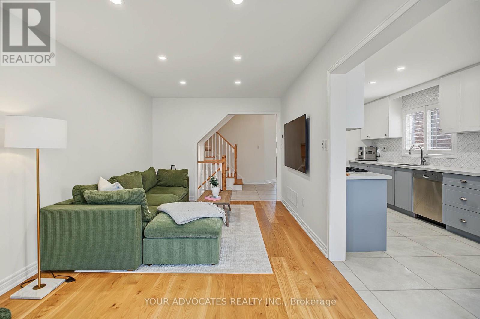14 La Neve Avenue, Vaughan, ON