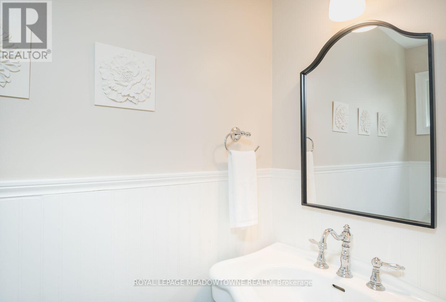 823 Laurier Avenue, Milton, ON