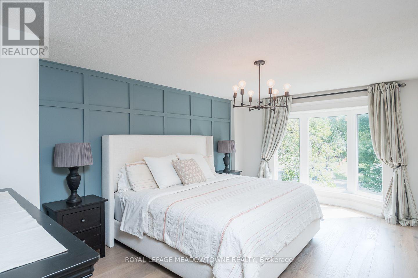 823 Laurier Avenue, Milton, ON