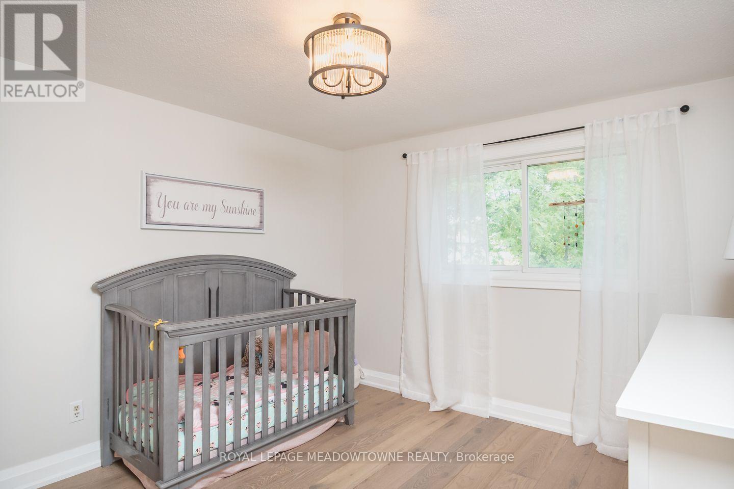 823 Laurier Avenue, Milton, ON