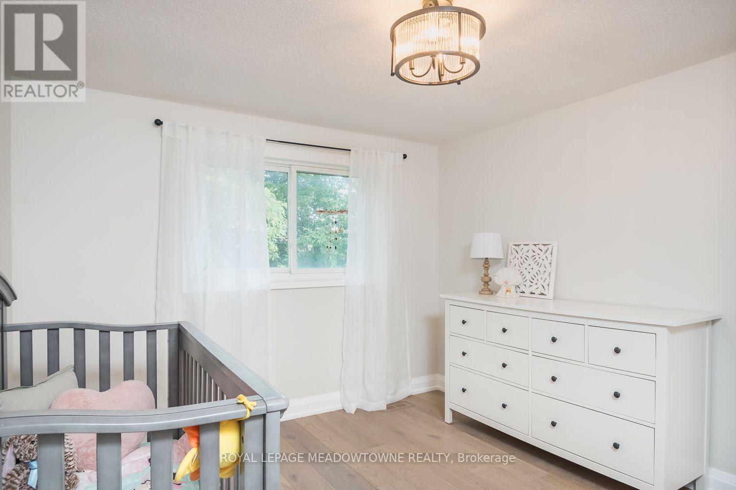823 Laurier Avenue, Milton, ON