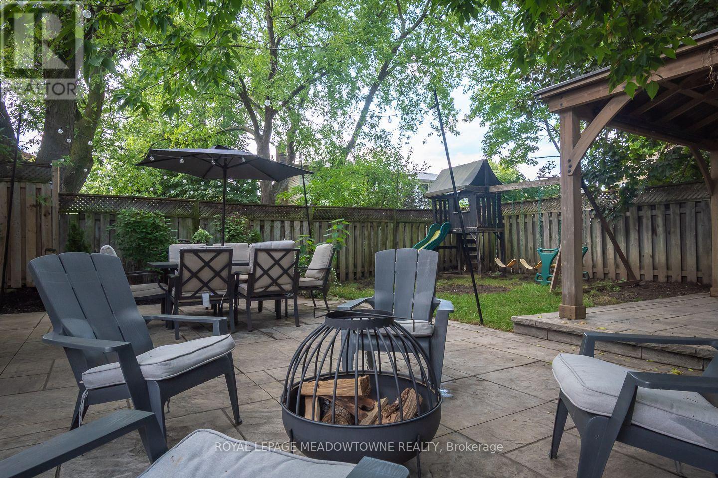 823 Laurier Avenue, Milton, ON