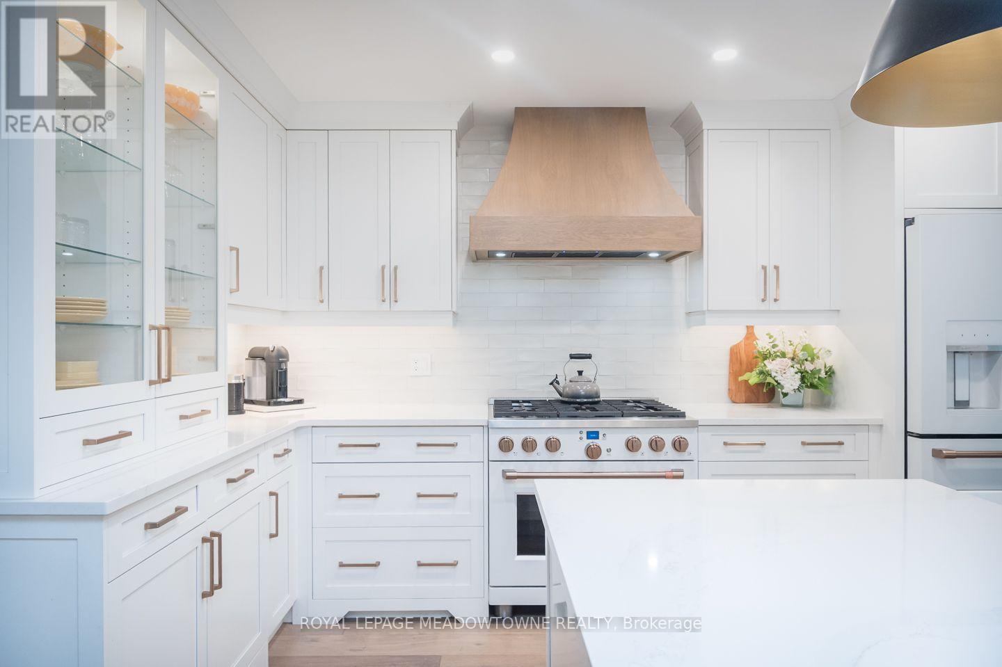 823 Laurier Avenue, Milton, ON