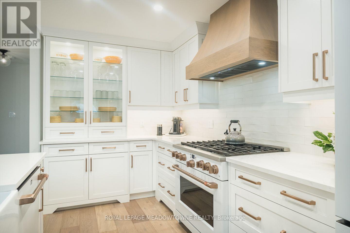 823 Laurier Avenue, Milton, ON