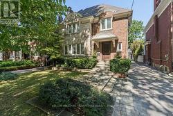 8 WILGAR ROAD Toronto, ON M8X 1J4