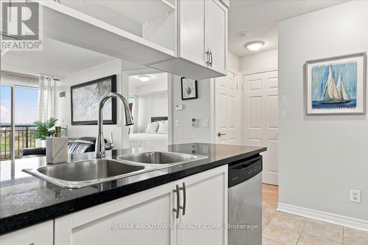 807 - 2391 Central Park Drive, Oakville, ON