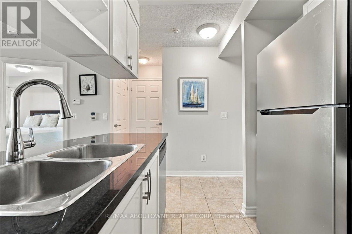 807 - 2391 Central Park Drive, Oakville, ON