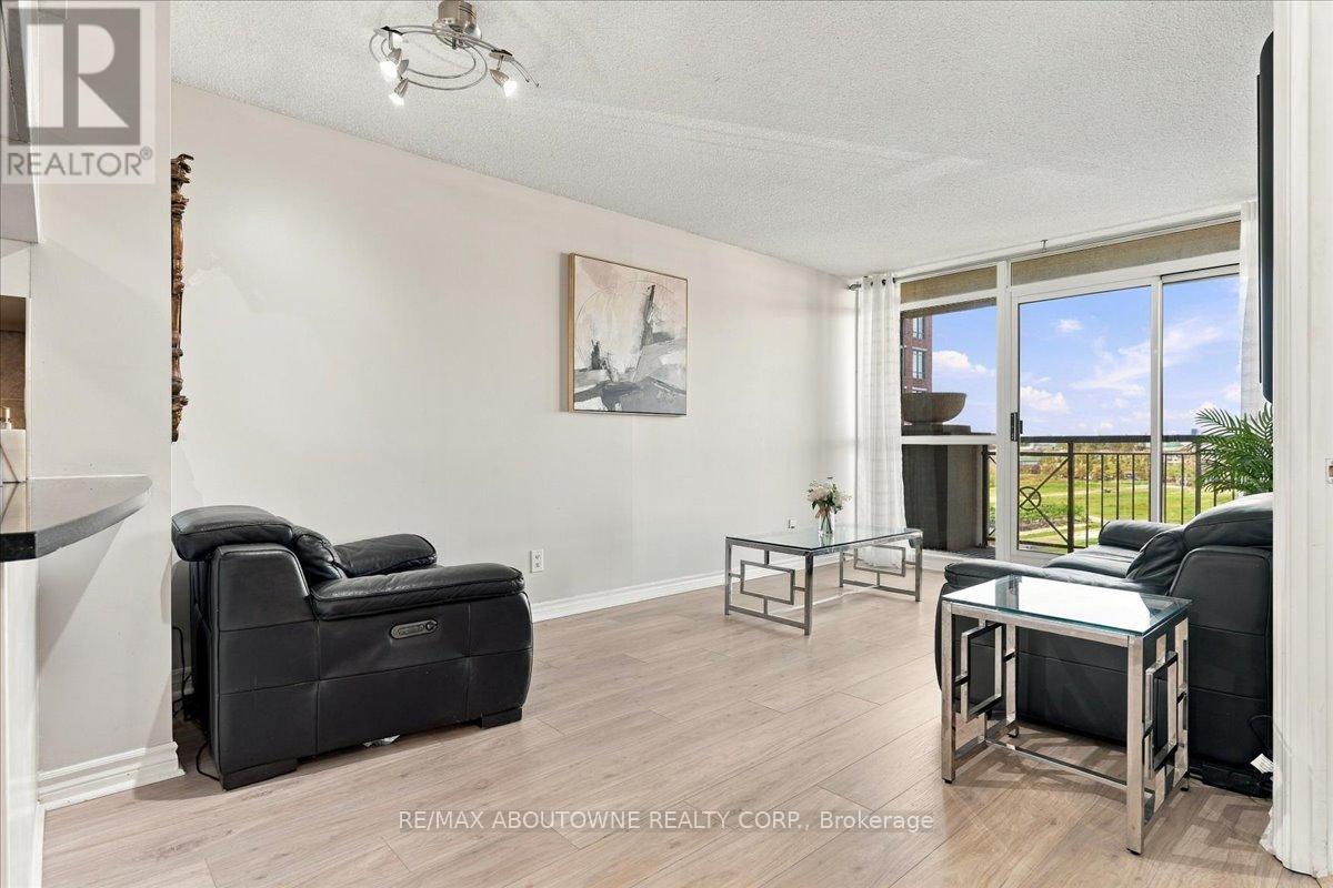 807 - 2391 Central Park Drive, Oakville, ON