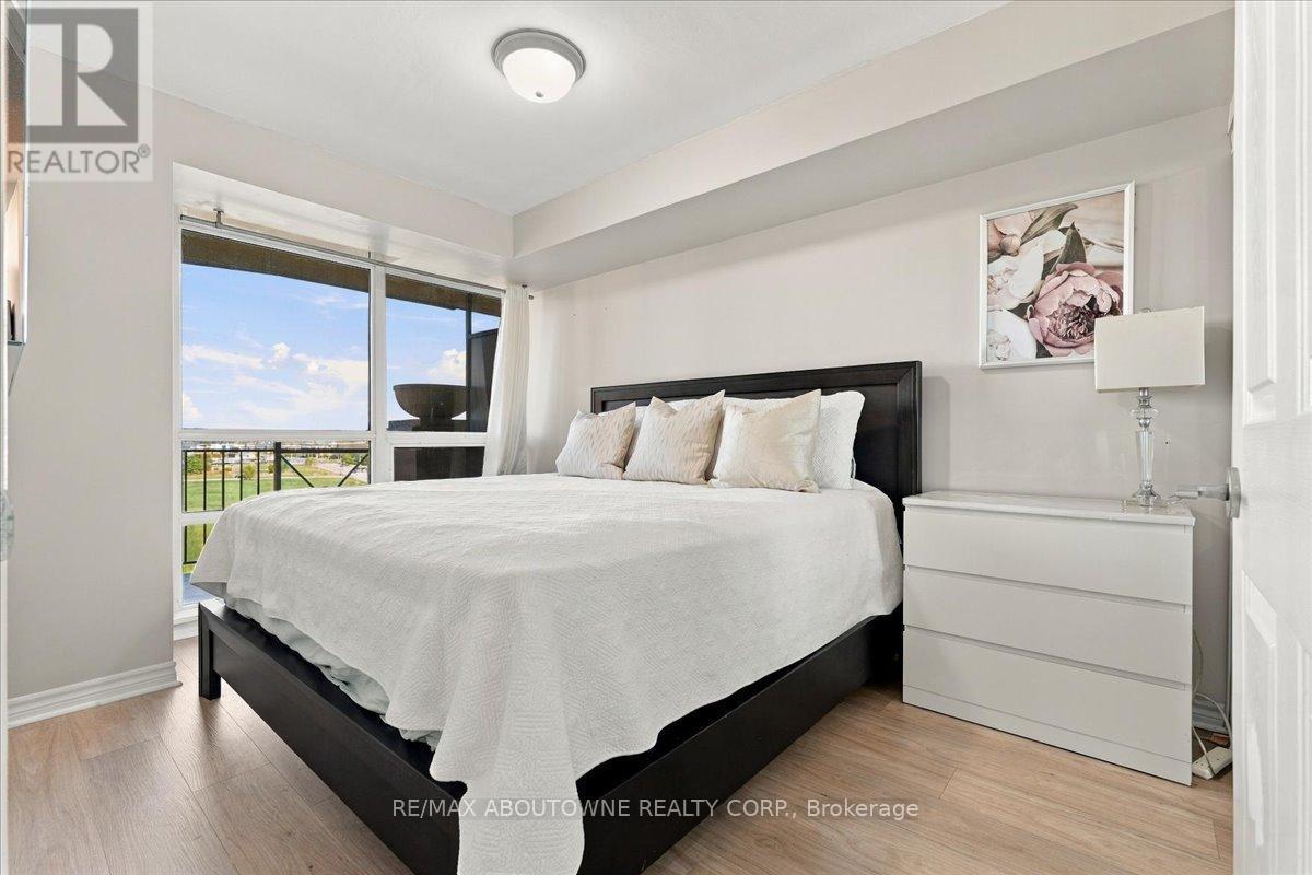 807 - 2391 Central Park Drive, Oakville, ON