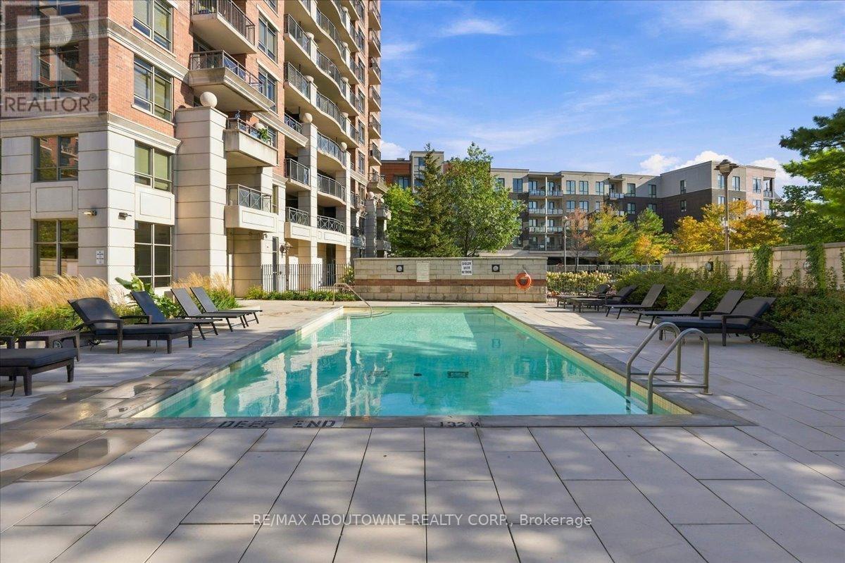 807 - 2391 Central Park Drive, Oakville, ON