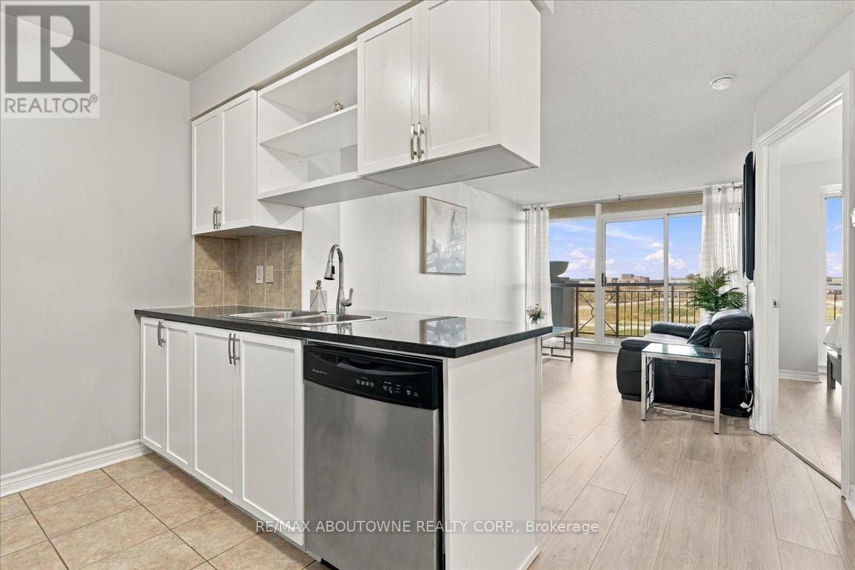 807 - 2391 Central Park Drive, Oakville, ON
