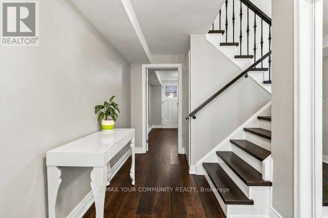 2 Munhall Road, Toronto, ON