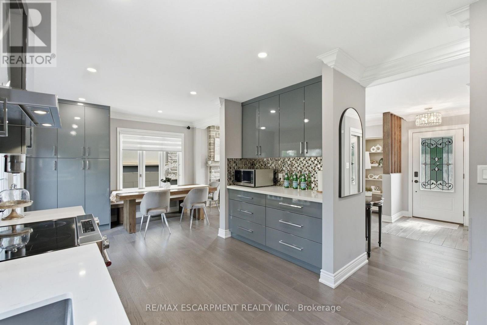 513 Maplehurst Avenue, Oakville, ON